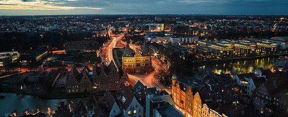 Lübeck bei Dämmerung / Luebeck at dusk